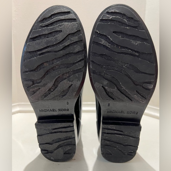 Michael Kors Charm Rubber Patent Ankle Rain Boots w/Back Pull Tab Size 8 - Picture 6 of 7